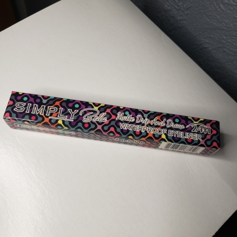 Simply‎ Bella Waterproof Eyeliner